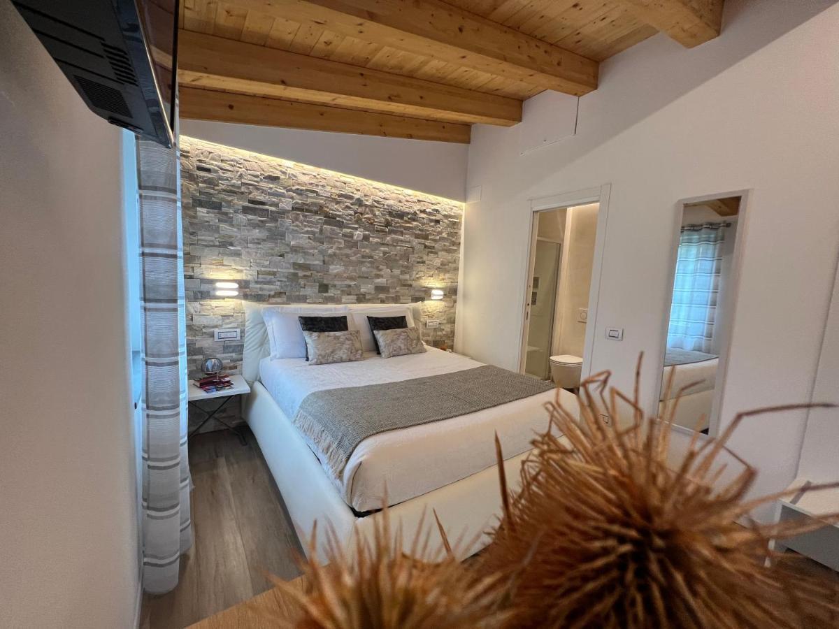 The Garden Villa Volastra Luaran gambar
