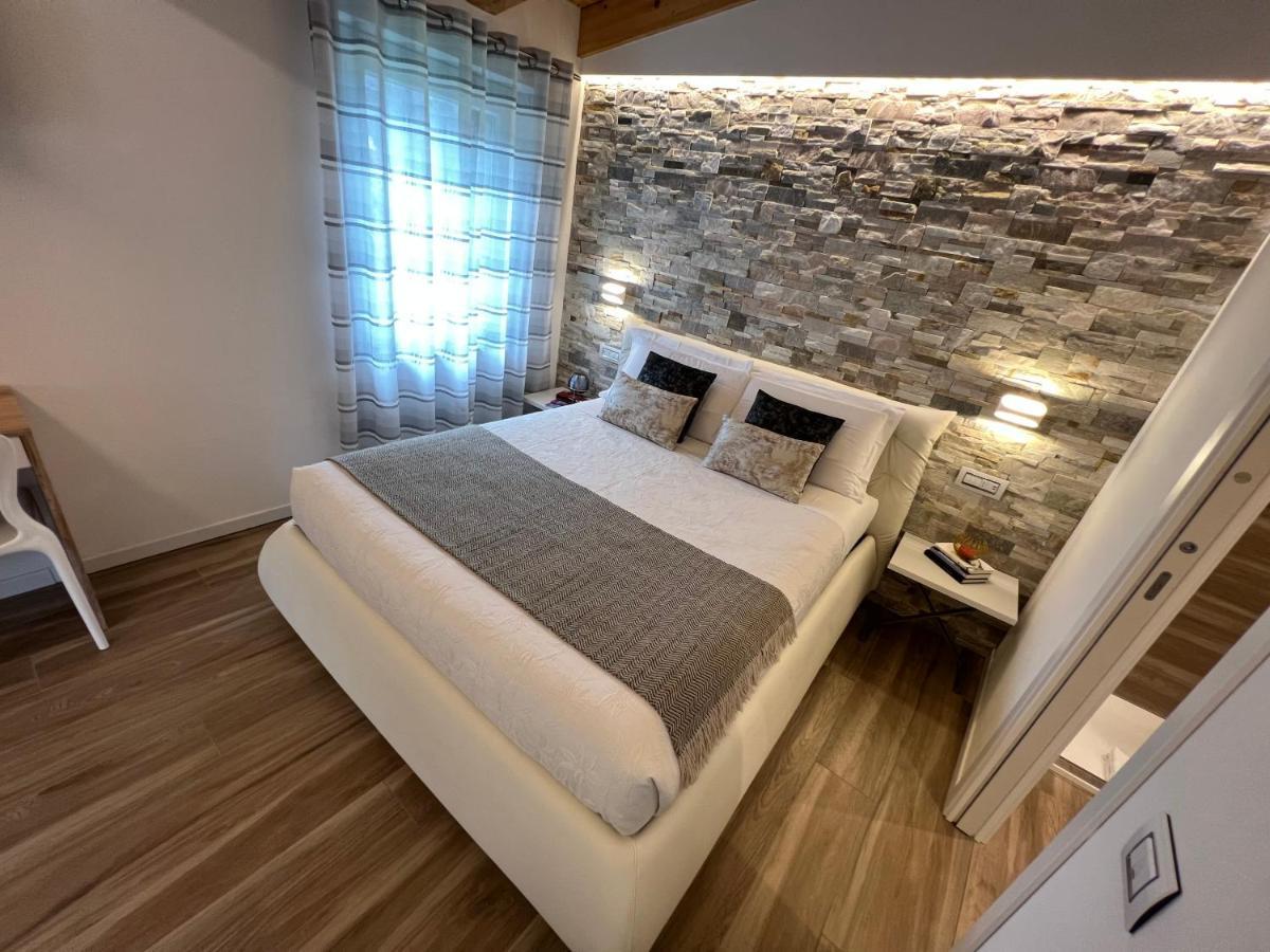 The Garden Villa Volastra Luaran gambar